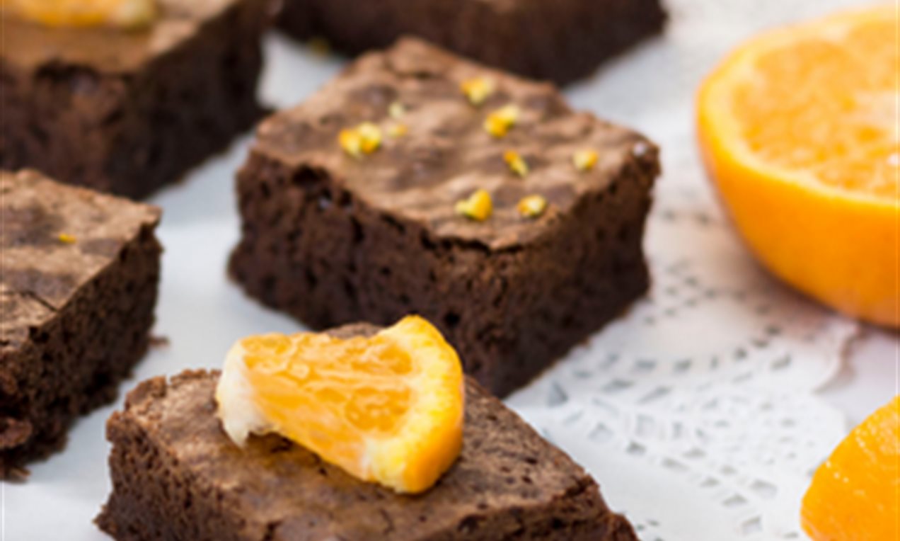 Mandarin Orange Brownies Recipe | Dr. Oetker